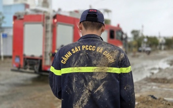 Công an TP.HCM cấp tốc chi viện vùng ngập lụt Đắk Lắk