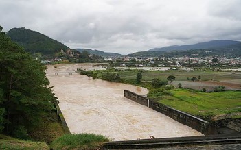 Hồ Đơn Dương xả điều tiết qua tràn giảm nhẹ thiên tai cho vùng hạ du