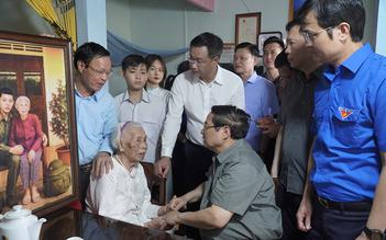 Những câu chuyện thời hoa lửa: Mẹ VN anh hùng 102 tuổi và niềm tin gửi tương lai