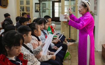 Đưa sách, ca Huế đến gần hơn với học sinh tiểu học