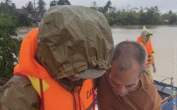 Chuyến xe nghĩa tình từ Quảng Ngãi đến vùng lũ Gia Lai, Đắk Lắk