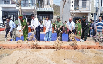 'Thiên tai rút tới đâu, nhà xây xong đến đó': Bộ Công an hỗ trợ 1 tỉ đồng cho Gia Lai