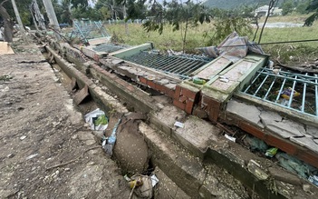 Sau lũ ở Nha Trang: Công trình sụp đổ lộ rõ không có một cây sắt