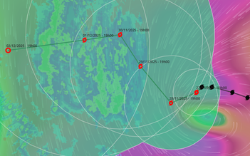 Bão số 15 (bão Koto) bất ngờ 'đứng im', sẽ suy yếu trước khi vào miền Trung