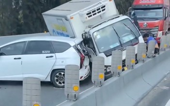 6 ô tô tông liên hoàn trên cao tốc TP.HCM - Trung Lương