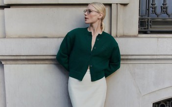 Áo len oversized, cardigan mềm mại... đều 'cân' đẹp với chân váy
