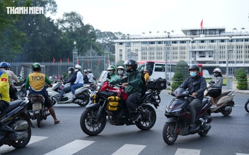 Thời tiết TP.HCM sáng nay 19 độ C, nhiều người co ro ngỡ như 'mùa đông đã về'