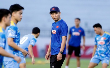 HLV Kim Sang-sik loại 5 cầu thủ khỏi U.23 Việt Nam: Có trung vệ cao 1,95 m?