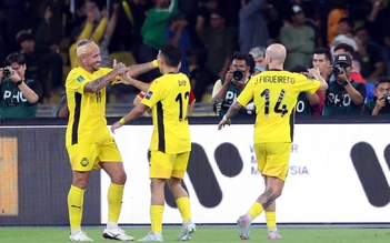 Án phạt FIFA treo lơ lửng, cầu thủ nhập tịch lậu bất ngờ nhận ‘phao cứu sinh’