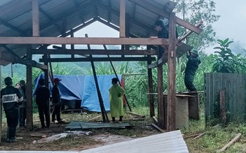 Thần tốc lập 'cầu hàng không', xây nhà mới: Bộ đội về làng giúp dân vùng lũ Đà Nẵng