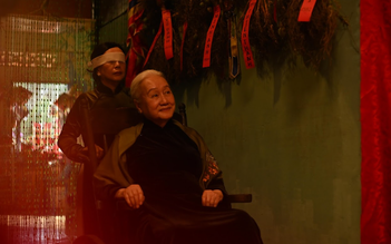 Nữ biên kịch - đạo diễn gạo cội cùng em gái đóng phim kinh dị Việt