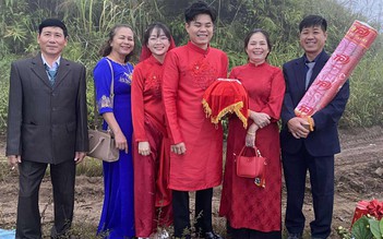 Nhà trai vượt 600 km, lội đường đất mang sính lễ hỏi cưới cô dâu