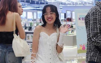 Fan mặc váy cưới, chạy marathon vào xem show của G-Dragon