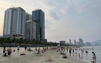 Một thi thể trôi dạt vào bờ biển Đà Nẵng