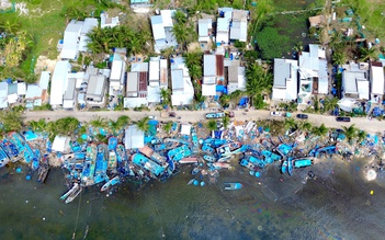 Hình ảnh nhói lòng ở Đắk Lắk: Hàng loạt tàu thuyền vỡ nát, ngư dân trắng tay