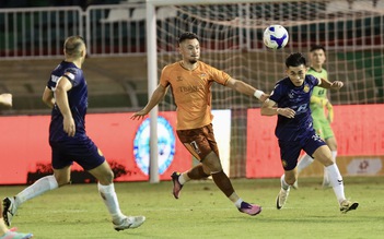 HAGL thoát đáy bảng trước khi V-League tạm nghỉ