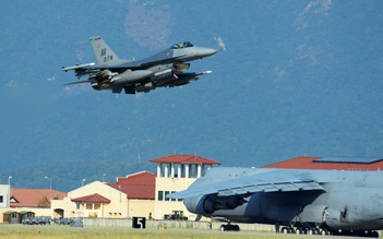 Ý yêu cầu chính phủ Mỹ trả lương cho nhân viên căn cứ Mỹ ở châu Âu