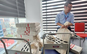 Người dân ven hồ Gươm nhận ‘bao tải tiền’ đền bù đất làm quảng trường phía đông