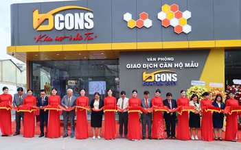 Nhà mẫu Bcons Center City thu hút khách ngay ngày đầu khai trương