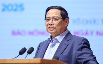 Nông dân kể chuyện lên núi 'hứng sóng' livestream bán nông sản