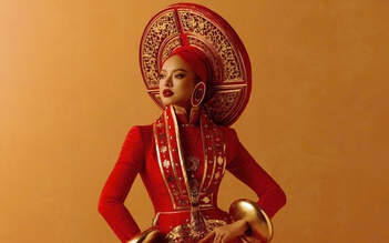 Nhà thiết kế đưa cảm hứng Nam Phương hoàng hậu vào trang phục thi Miss Charm 2025