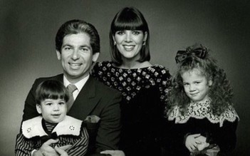 Mẹ kế chiếm hết tài sản khi cha của chị em Kardashian qua đời