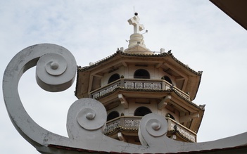 Nhà thờ kiến trúc Á Đông ở Đồng Nai với bảo tháp 9 tầng độc đáo