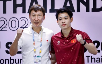 Thủ tướng tặng bằng khen cho HLV Kim Sang-sik và dàn trợ lý U.23 Việt Nam: Tin cực vui trước bán kết