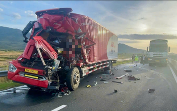 Tai nạn trên cao tốc Vĩnh Hảo - Phan Thiết, tài xế xe tải mắc kẹt trong cabin