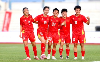 Đội tuyển nữ Việt Nam quyết thắng kình địch Philippines 