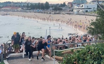 Nhân chứng kể khoảnh khắc xả súng kinh hoàng ở Sydney