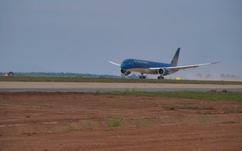 Máy bay đã đáp thành công xuống sân bay Long Thành