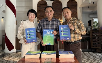 Đại tá công an viết sách 'Bình dân học vụ AI'