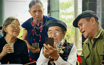 'Bảo tàng sống' về văn hóa truyền thống Y Kông đã về với Yàng ở tuổi 98