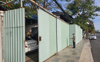 TP.HCM: Phường Vũng Tàu yêu cầu tháo dỡ hàng rào tôn lấn chiếm vỉa hè Trần Phú