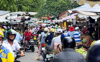 Làm sao để dẹp được nạn lấn chiếm vỉa hè, lòng đường?