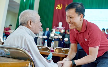 Dai-ichi Life Việt Nam hỗ trợ 3.8 tỉ đồng giúp cuộc sống người dân sau thiên tai