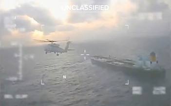 Mỹ lại bắt tàu dầu ngoài khơi Venezuela