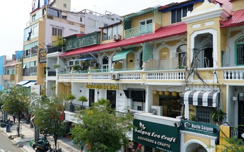 Hàng loạt nhà cổ mặt tiền đường Lê Lợi 'thay áo mới', trung tâm TP.HCM thêm khang trang