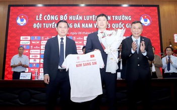 HLV Kim Sang-sik lần đầu nhắc đến hợp đồng: ‘Tôi sẽ nói chuyện với Chủ tịch VFF…’