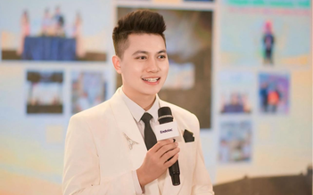 Từ 'nỗi sợ hãi' đến 'sứ mệnh': Bản lĩnh của MC Đồng Thoại