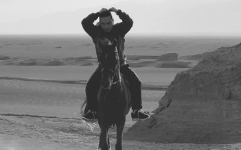 Triển lãm ảnh Hoàng Lê Giang: Những bóng đổ của mùa đông dệt nên giấc mơ