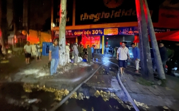 Vĩnh Long: Cửa hàng điện máy bốc cháy giữa đêm, cả khu dân cư hốt hoảng