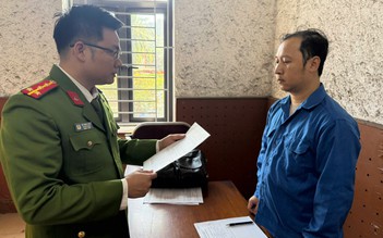 Chuyên viên quản lý đất đai chiếm đoạt tiền của người dân