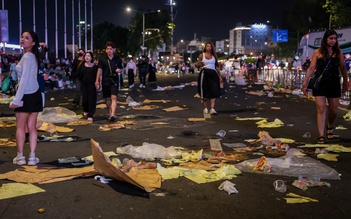 Ngổn ngang rác sau đêm giao thừa 2026, sáng nay trung tâm TP.HCM lại xanh sạch đẹp