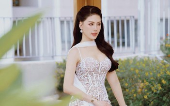 Nâng tầm phong cách cùng những thiết kế từ vải ren