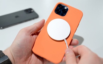 iPhone 17 Pro phát tiếng nhiễu bí ẩn khi sạc khiến người dùng hoang mang