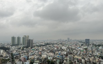 Sáng nay TP.HCM trời âm u, có mưa lớn trên diện rộng