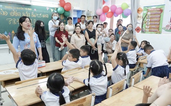 Giáo dục không chỉ là nhà trường 'tự gánh'