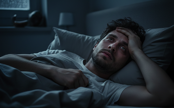 Thức khuya triền miên vì sao lại là kẻ thù của thận?